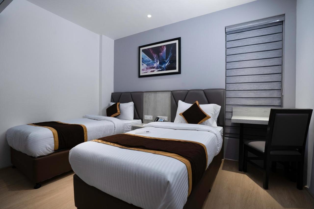 Poiisse Hotel Колката Екстериор снимка