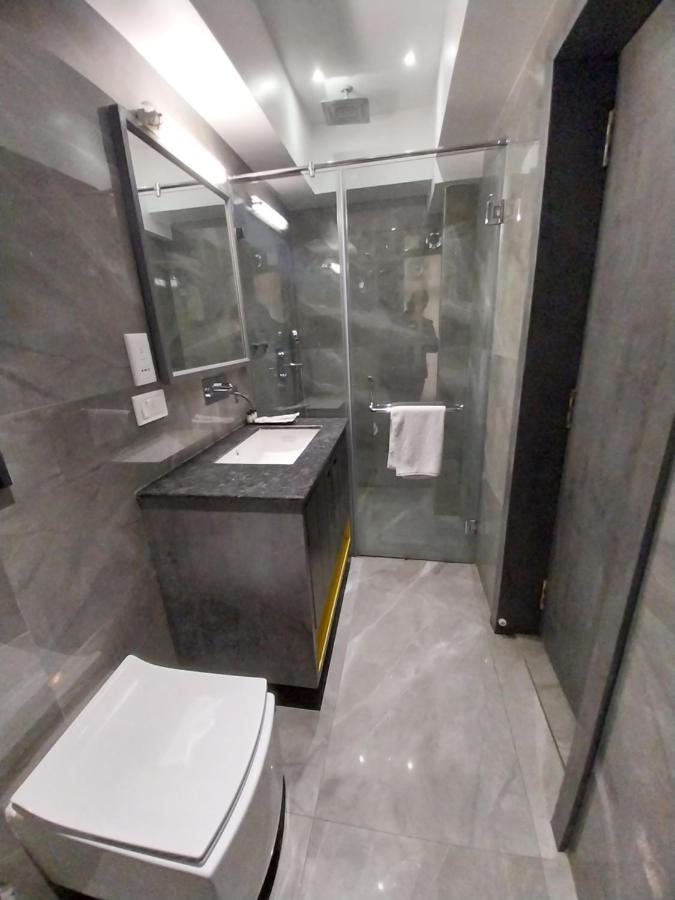 Poiisse Hotel Колката Екстериор снимка